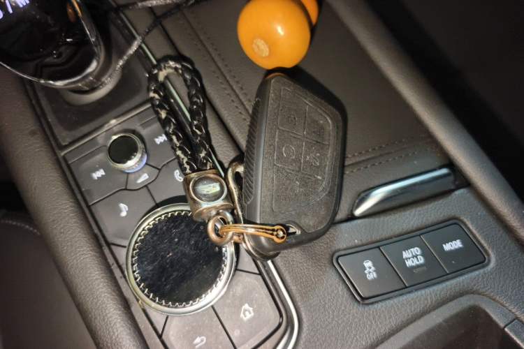 Used Cadillac XT6 2022 2.0T Six-Seater Four-Wheel-Drive Luxury Standard Edition Vehicle Key