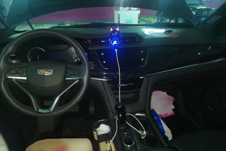 Used Cadillac XT6 2022 2.0T 7-Seater Four-Wheel Drive Luxury Standard Edition Center Console