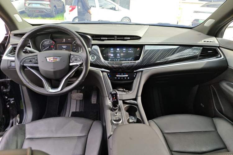 Used Cadillac XT6 2022 2.0T Six-Seater Four-Wheel Drive Luxury Version Center Console