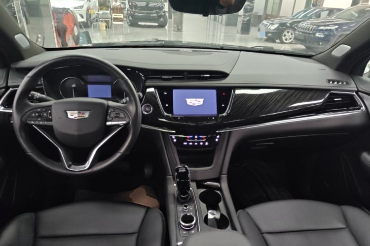 Used Cadillac XT6 2022 2.0T Six-Seater Four-Wheel Drive Luxury Version Center Console