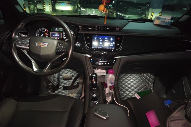 Used Cadillac XT6 2022 2.0T Six-Seater Four-Wheel Drive Luxury Version Center Console