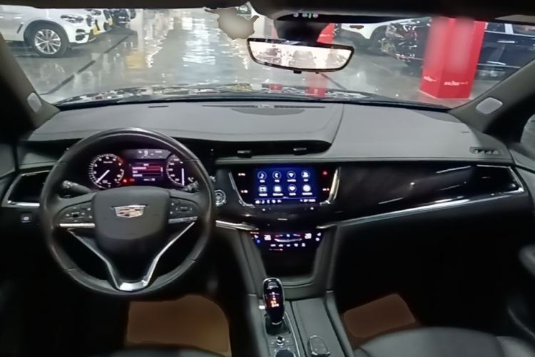Used Cadillac XT6 2022 2.0T Six-Seater Four-Wheel Drive Luxury Version Center Console