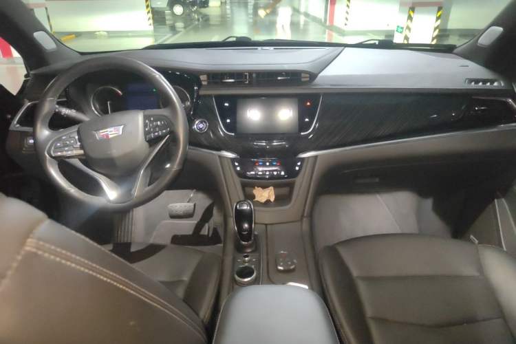 Used Cadillac XT6 2022 2.0T Six-Seater Four-Wheel Drive Luxury Version Center Console