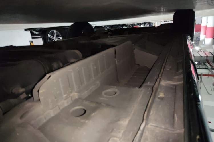 Used Cadillac XT6 2022 2.0T Six-Seater Two-Wheel-Drive Luxury Version Chassis Front Left
