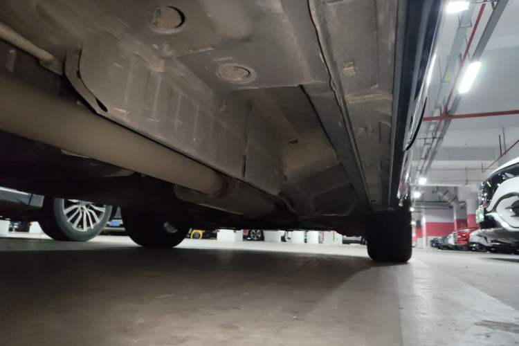 Used Cadillac XT6 2022 2.0T Six-Seater Two-Wheel-Drive Luxury Version Chassis Front Right