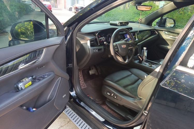 Used Cadillac XT6 2022 2.0T Six-Seater Four-Wheel Drive Luxury Version Driver Seat