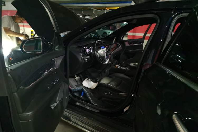 Used Cadillac XT6 2022 2.0T Six-Seater Four-Wheel Drive Luxury Version Driver Seat