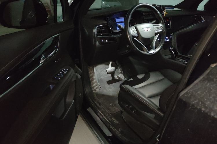 Used Cadillac XT6 2022 2.0T Six-Seater Two-Wheel-Drive Luxury Version Driver Seat