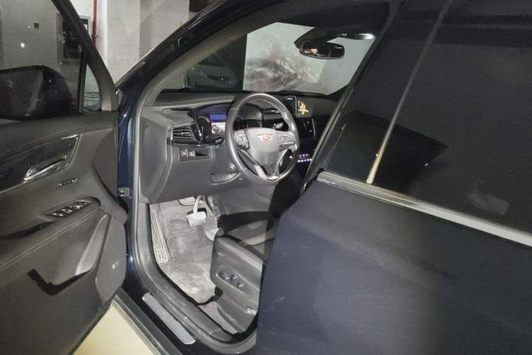 Used Cadillac XT6 2022 2.0T Six-Seater Two-Wheel-Drive Luxury Version Driver Seat
