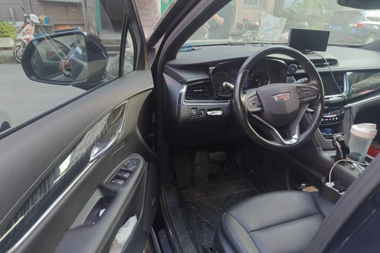 Used Cadillac XT6 2022 2.0T Six-Seater Two-Wheel-Drive Luxury Version Driver Seat