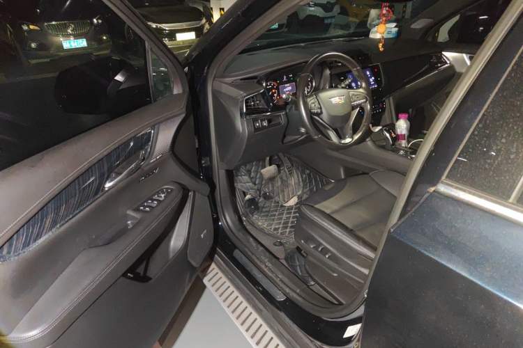 Used Cadillac XT6 2022 2.0T Six-Seater Four-Wheel Drive Luxury Version Driver Seat