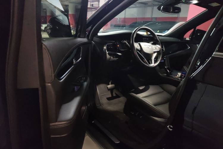 Used Cadillac XT6 2022 2.0T Six-Seater Two-Wheel-Drive Luxury Version Driver Seat