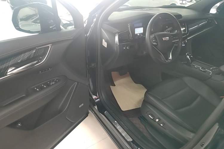Used Cadillac XT6 2022 2.0T Six-Seater Two-Wheel-Drive Luxury Version Driver Seat