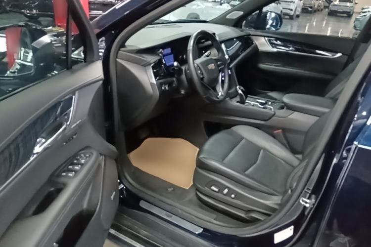 Used Cadillac XT6 2022 2.0T Six-Seater Four-Wheel Drive Luxury Version Driver Seat