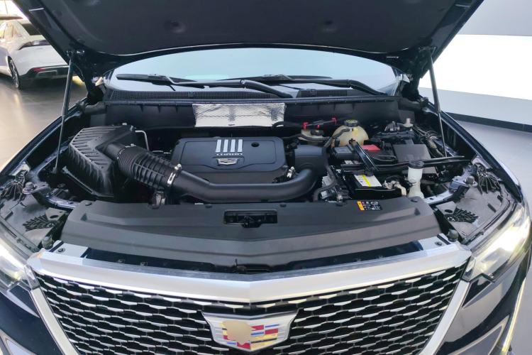 Used Cadillac XT6 2022 2.0T Six-Seater Four-Wheel-Drive Luxury Version Engine Bay