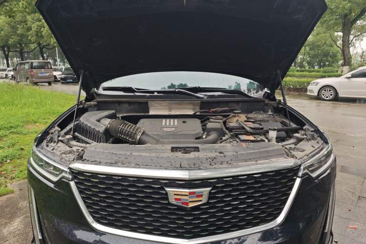Used Cadillac XT6 2022 2.0T Six-Seater Four-Wheel Drive Luxury Version Engine Bay