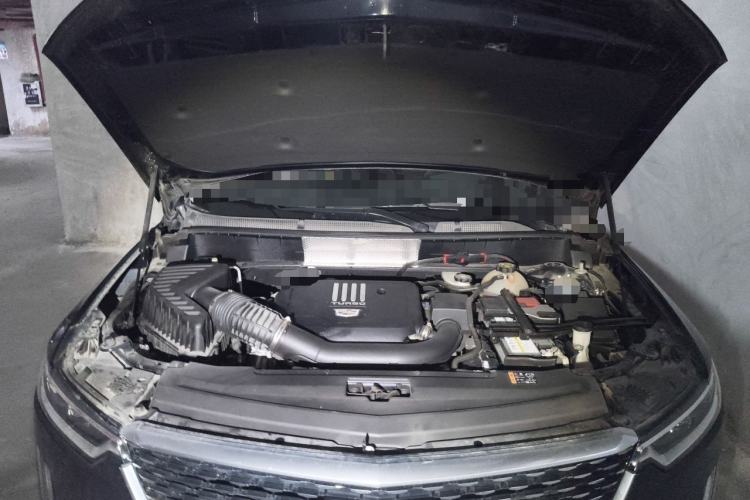 Used Cadillac XT6 2022 2.0T Six-Seater Two-Wheel-Drive Luxury Version Engine Bay