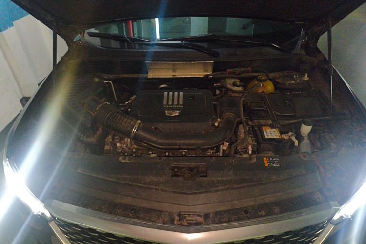 Used Cadillac XT6 2022 2.0T Six-Seater Two-Wheel-Drive Luxury Version Engine Bay