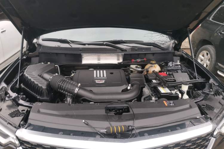 Used Cadillac XT6 2022 2.0T Six-Seater Four-Wheel Drive Luxury 120th Anniversary Limited Edition Engine Bay