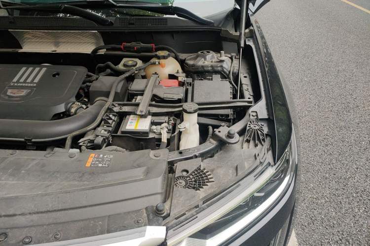 Used Cadillac XT6 2022 2.0T 7-Seater Four-Wheel Drive Luxury Standard Edition Engine Bay Left