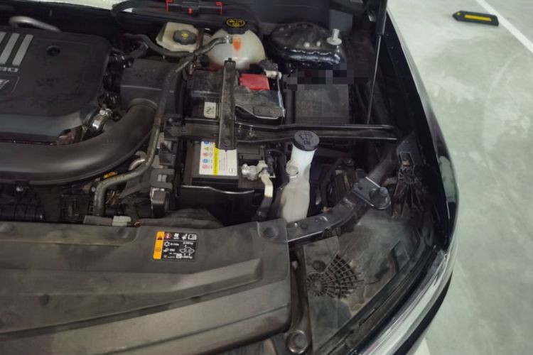 Used Cadillac XT6 2022 2.0T 7-Seater Four-Wheel Drive Luxury Standard Edition Engine Bay Left