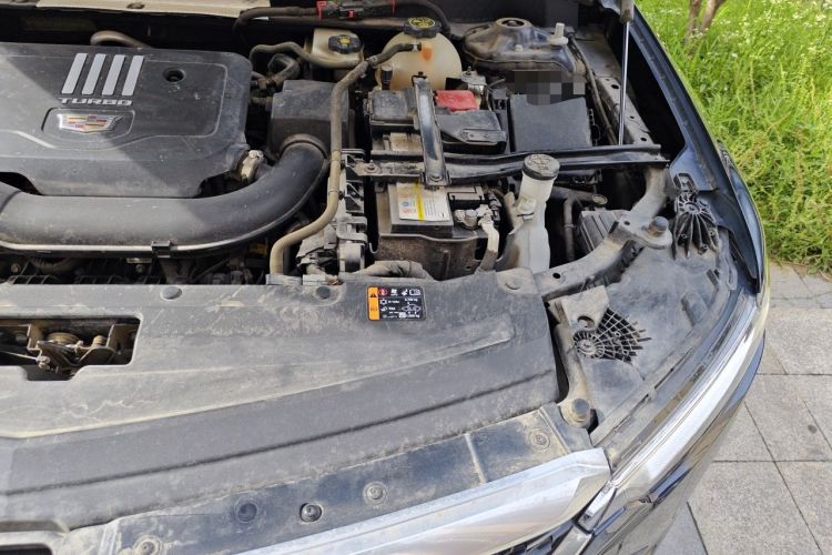 Used Cadillac XT6 2022 2.0T Six-Seater Four-Wheel Drive Luxury Version Engine Bay Left