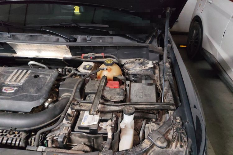 Used Cadillac XT6 2022 2.0T Six-Seater Two-Wheel-Drive Luxury Version Engine Bay Left