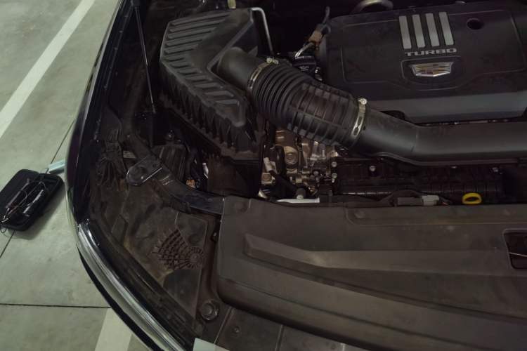 Used Cadillac XT6 2022 2.0T 7-Seater Four-Wheel Drive Luxury Standard Edition Engine Bay Right