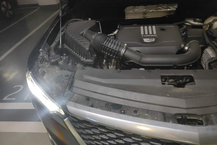 Used Cadillac XT6 2022 2.0T Six-Seater Four-Wheel Drive Luxury Version Engine Bay Right