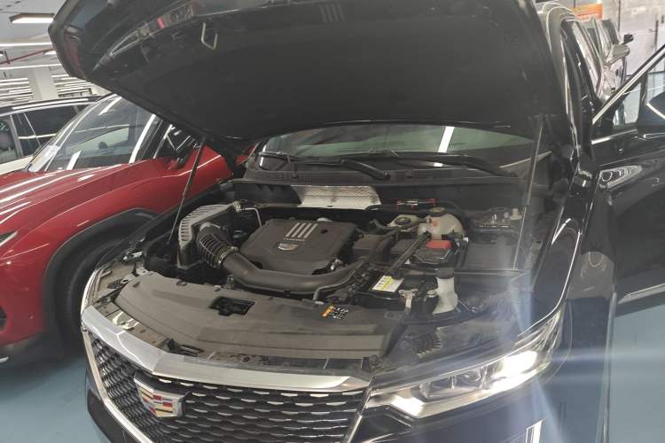 Used Cadillac XT6 2022 2.0T Six-Seater Four-Wheel Drive Luxury Version Engine Bay