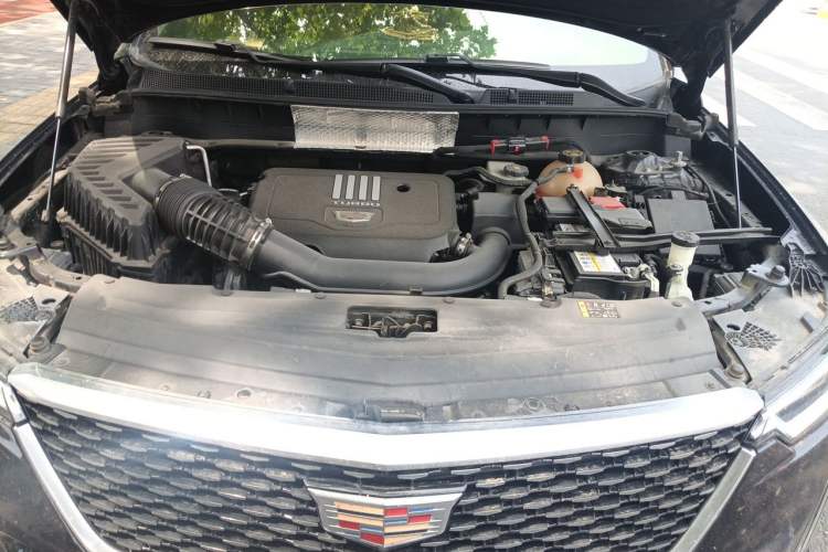Used Cadillac XT6 2022 2.0T Six-Seater Two-Wheel-Drive Luxury Version Engine Bay
