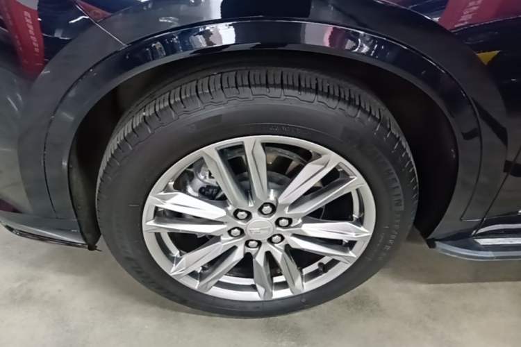 Used Cadillac XT6 2022 2.0T Six-Seater Four-Wheel Drive Luxury Version Exterior 4
