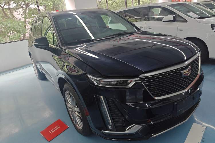 Used Cadillac XT6 2022 2.0T Six-Seater Four-Wheel Drive Luxury Version Front Right 45 Deg