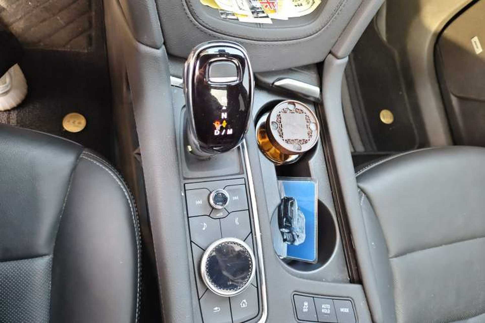 Used Cadillac XT6 2022 2.0T Six-Seater Four-Wheel Drive Luxury Version Gear Lever