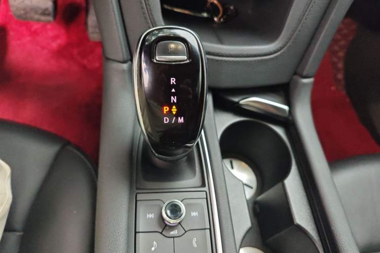 Used Cadillac XT6 2022 2.0T Six-Seater Four-Wheel Drive Luxury Version Gear Lever