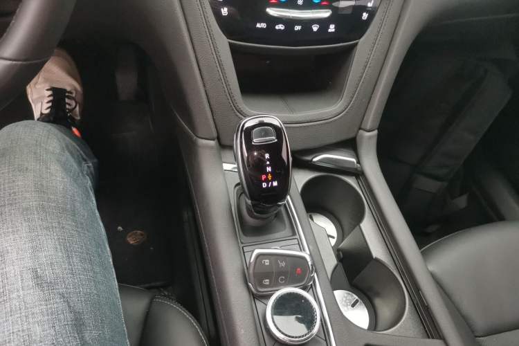 Used Cadillac XT6 2022 2.0T Six-Seater Four-Wheel Drive Luxury 120th Anniversary Limited Edition Gear Lever