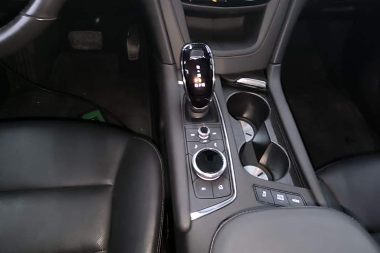 Used Cadillac XT6 2022 2.0T 7-Seater Four-Wheel Drive Luxury Standard Edition Gear Lever