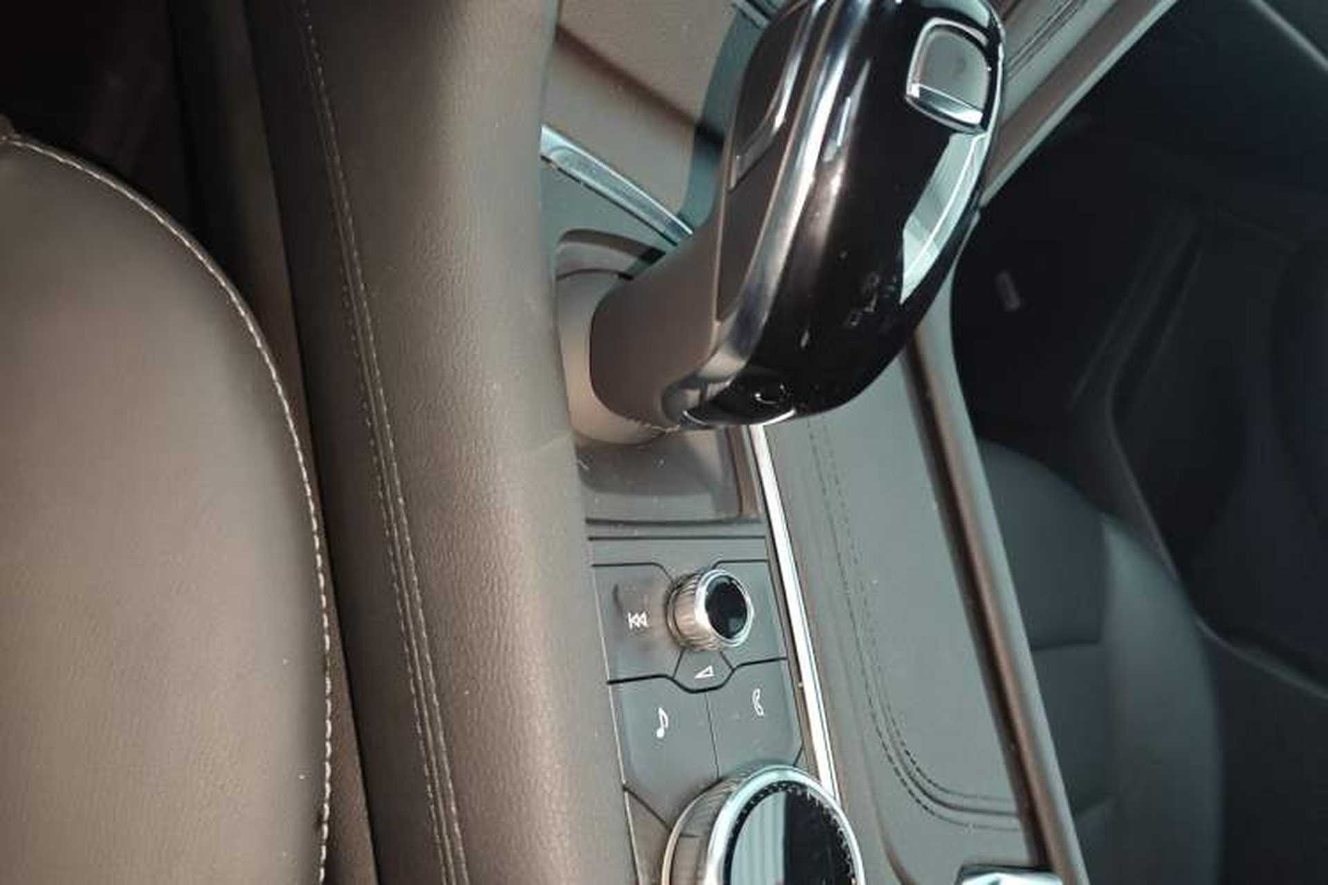 Used Cadillac XT6 2022 2.0T Six-Seater Four-Wheel Drive Luxury Version Gear Lever