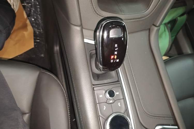 Used Cadillac XT6 2022 2.0T 7-Seater Four-Wheel Drive Luxury 120th Anniversary Limited Edition Gear Lever
