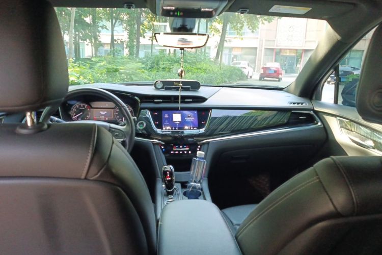Used Cadillac XT6 2022 2.0T Six-Seater Four-Wheel Drive Luxury Version Headliner