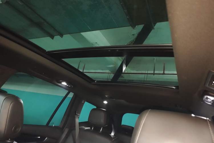 Used Cadillac XT6 2022 2.0T Six-Seater Four-Wheel Drive Luxury Version Headliner