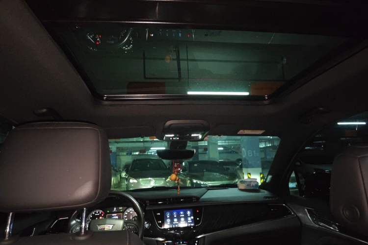 Used Cadillac XT6 2022 2.0T Six-Seater Four-Wheel Drive Luxury Version Headliner