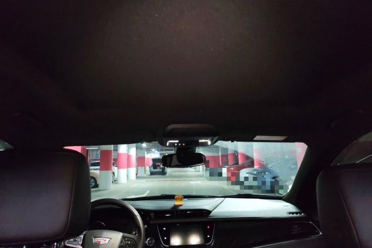 Used Cadillac XT6 2022 2.0T Six-Seater Two-Wheel-Drive Luxury Version Headliner