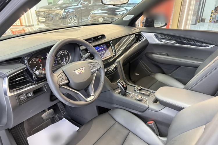 Used Cadillac XT6 2022 2.0T 7-Seater Four-Wheel Drive Luxury Version Interior 2