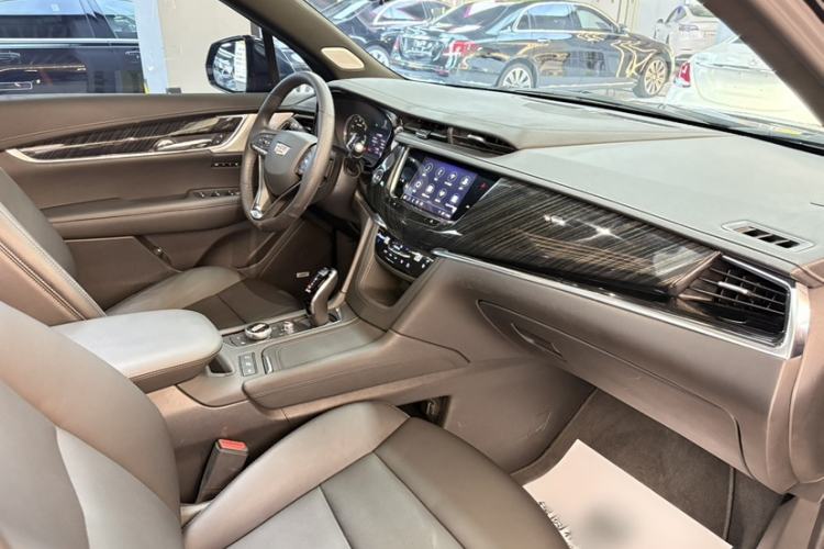 Used Cadillac XT6 2022 2.0T 7-Seater Four-Wheel Drive Luxury Version Interior 3