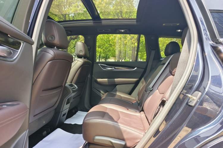 Used Cadillac XT6 2022 2.0T 7-Seater Four-Wheel Drive Luxury Standard Edition Interior 3