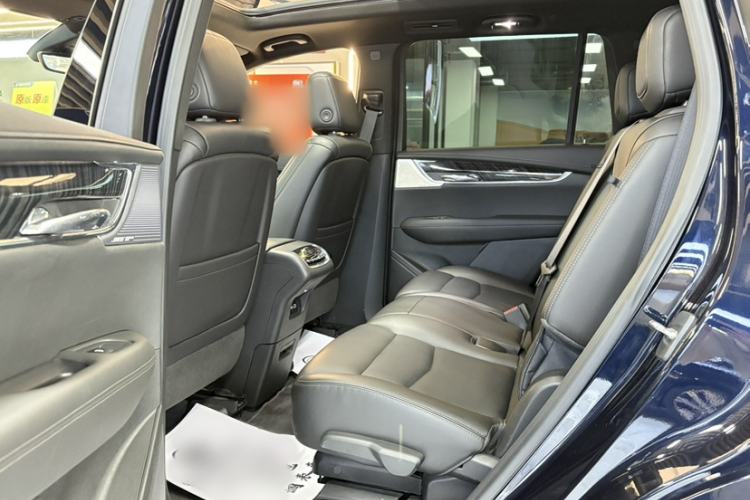 Used Cadillac XT6 2022 2.0T 7-Seater Four-Wheel Drive Luxury Version Interior 4