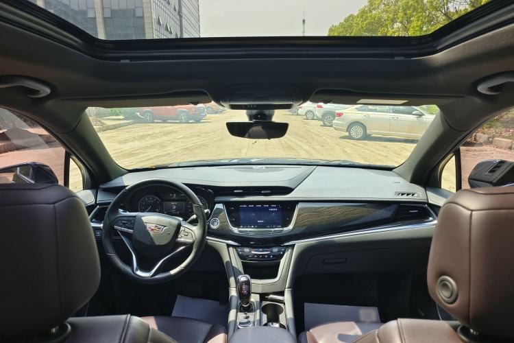 Used Cadillac XT6 2022 2.0T 7-Seater Four-Wheel Drive Luxury Standard Edition Interior 4