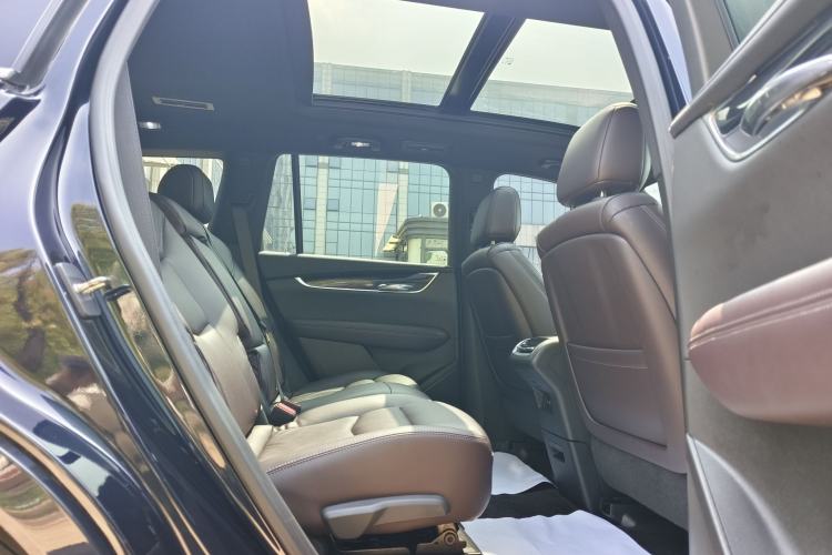 Used Cadillac XT6 2022 2.0T 7-Seater Four-Wheel Drive Luxury Standard Edition Interior 9