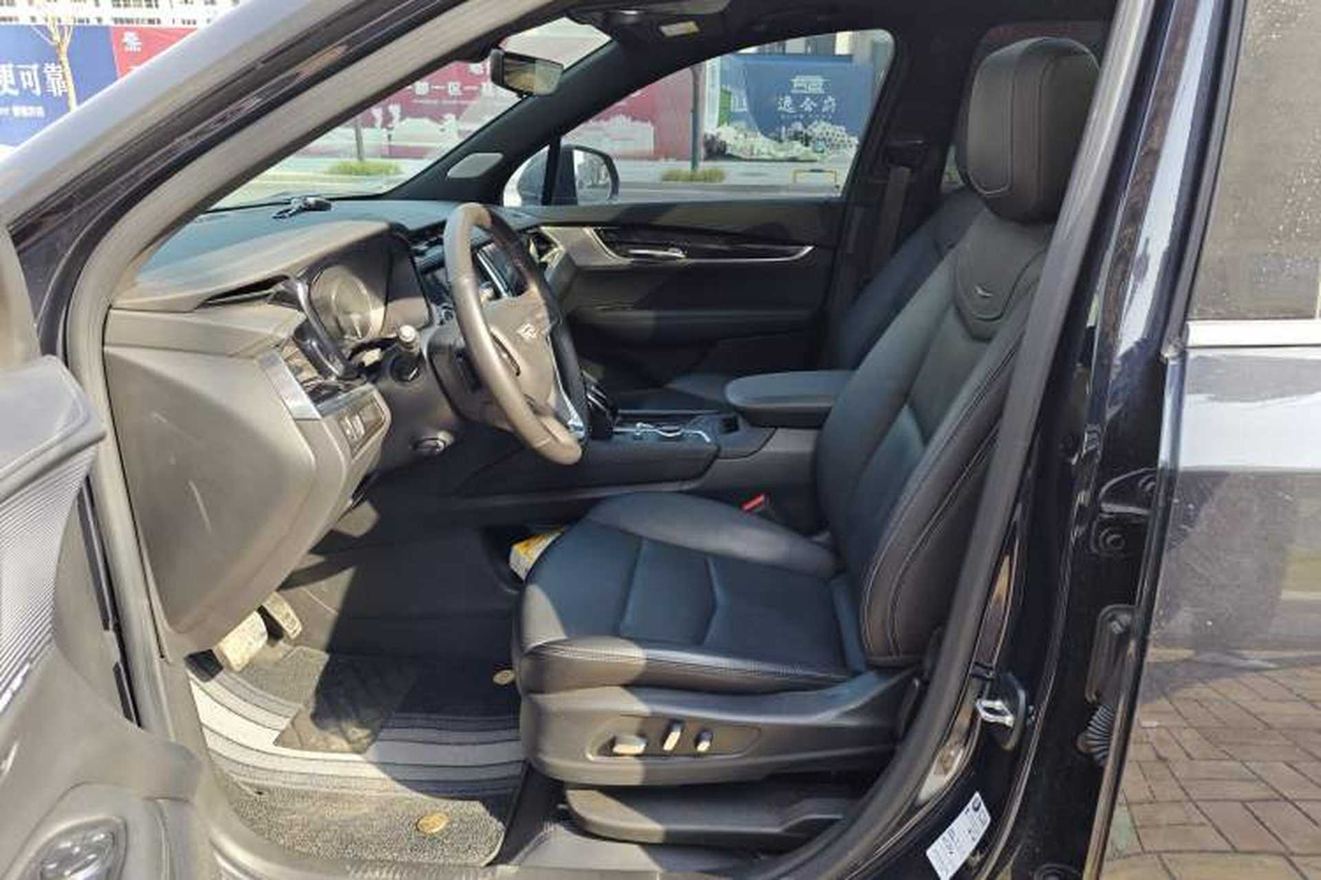 Used Cadillac XT6 2022 2.0T Six-Seater Four-Wheel Drive Luxury Version Left Front Seat